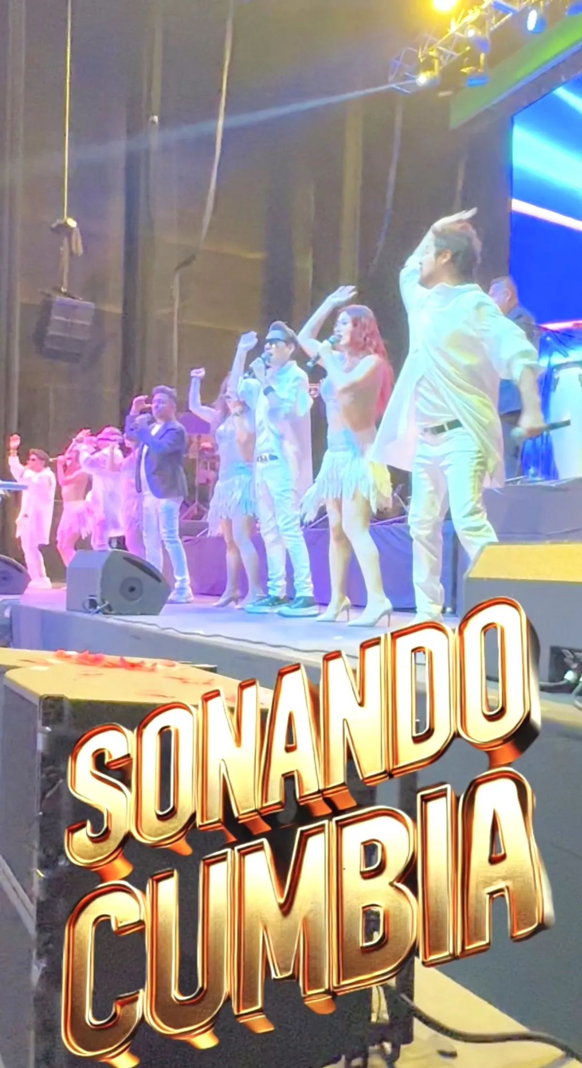 Amatista Sonando Cumbia en escenario Pepsi con Christian